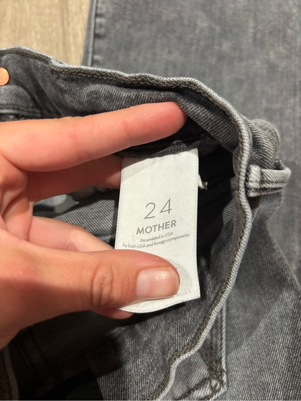 MOTHER High Waisted Weekender Skimp Northern Lights Wash Jeans - Picture 5 of 6